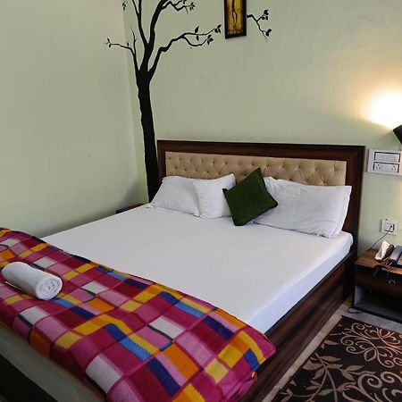 Joshi Holiday Home Stay ลันส์โดว์นี ภายนอก รูปภาพ