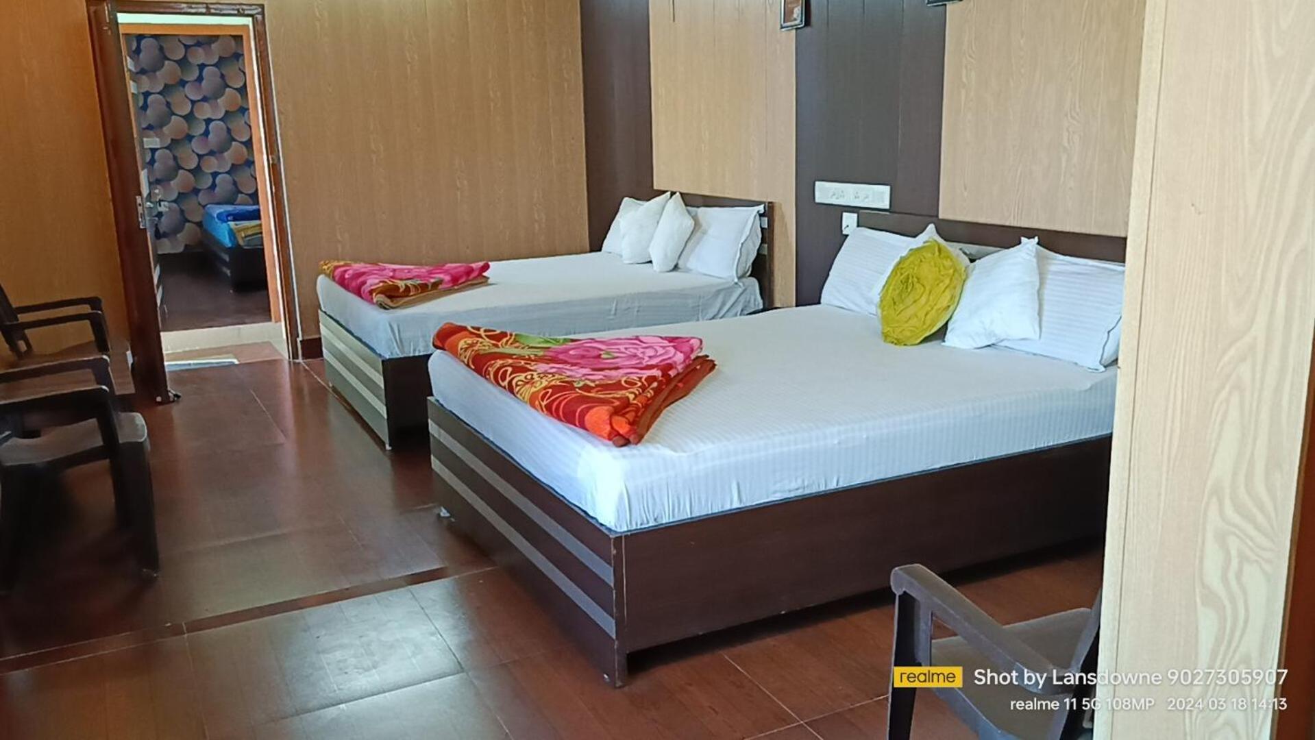 Joshi Holiday Home Stay ลันส์โดว์นี ภายนอก รูปภาพ