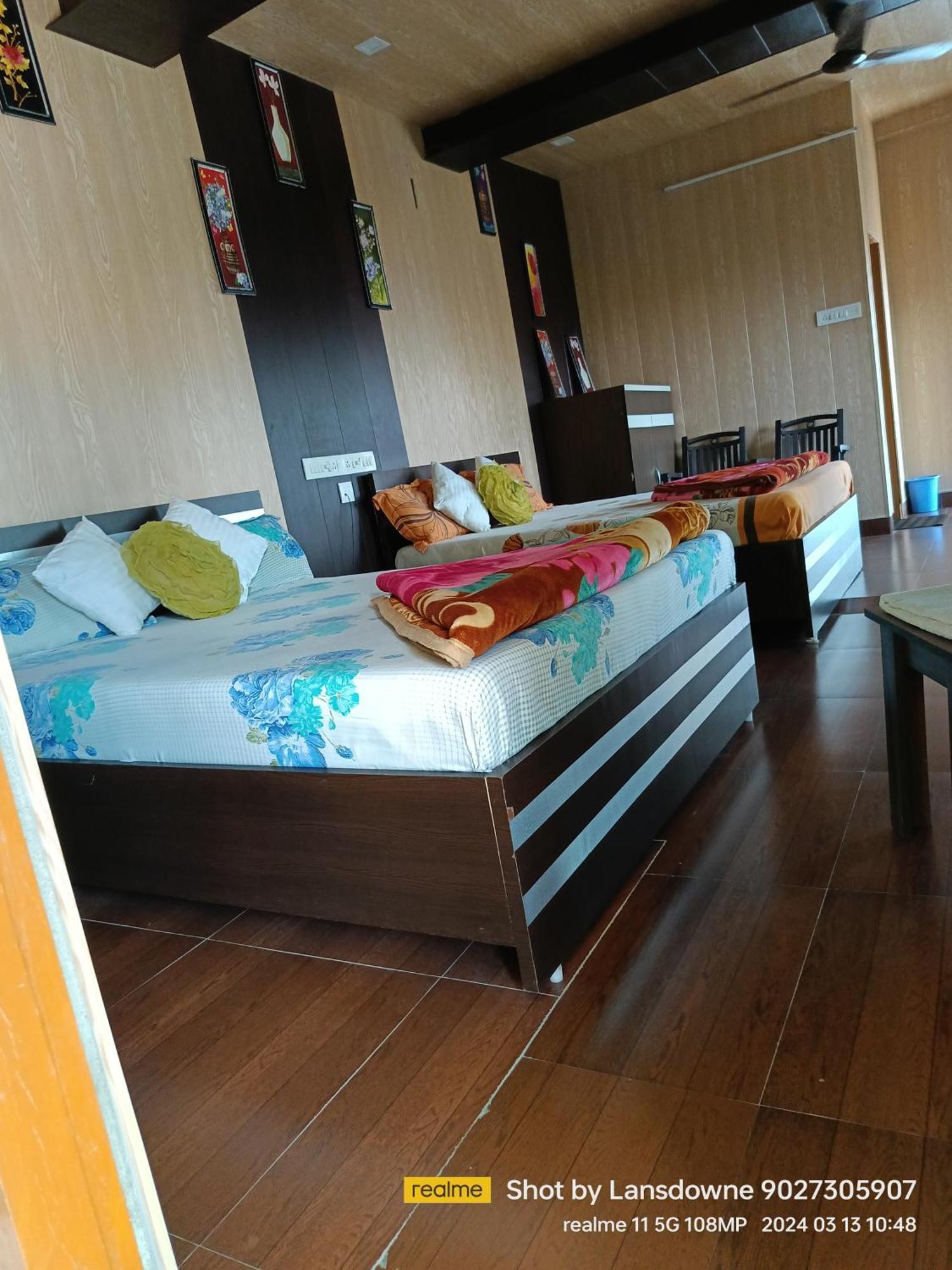 Joshi Holiday Home Stay ลันส์โดว์นี ภายนอก รูปภาพ