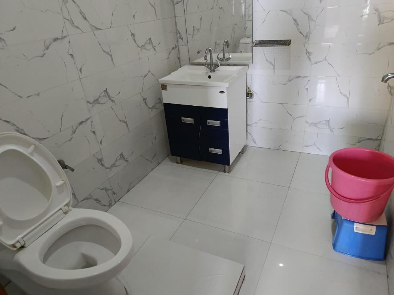 Joshi Holiday Home Stay ลันส์โดว์นี ภายนอก รูปภาพ