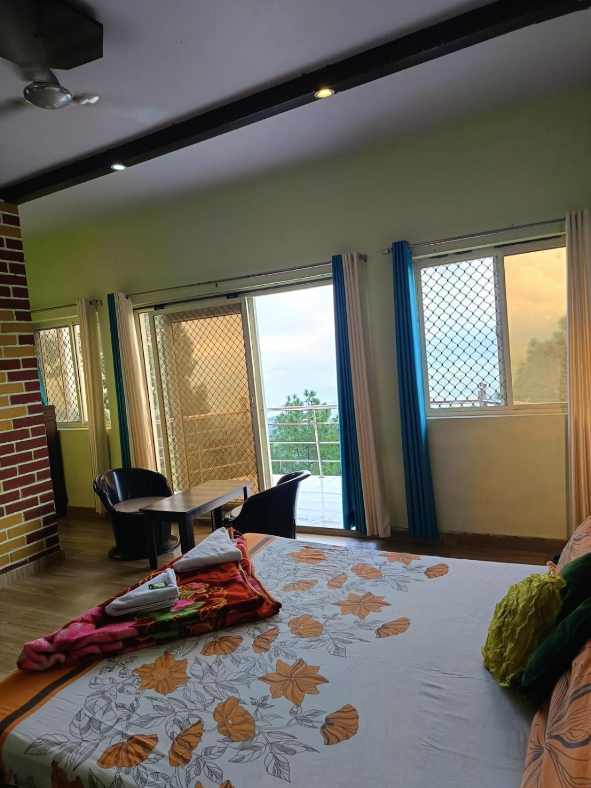 Joshi Holiday Home Stay ลันส์โดว์นี ภายนอก รูปภาพ