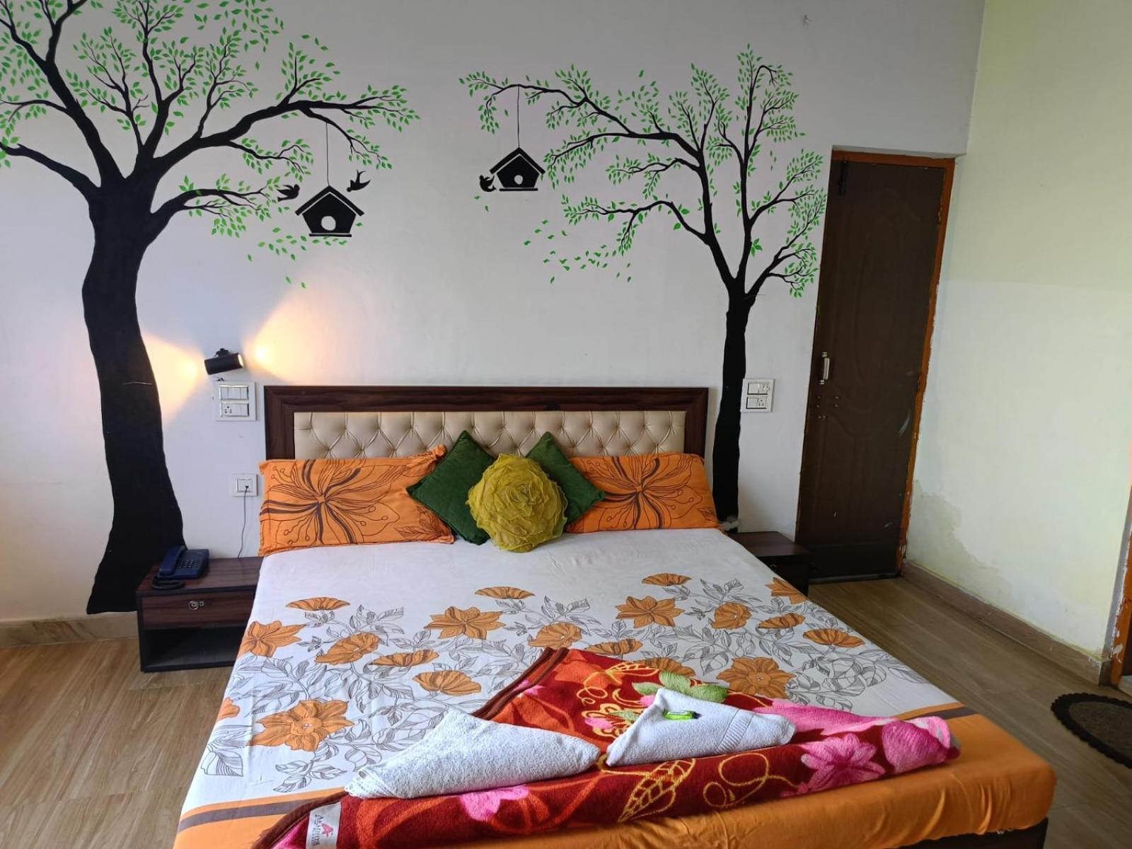 Joshi Holiday Home Stay ลันส์โดว์นี ภายนอก รูปภาพ