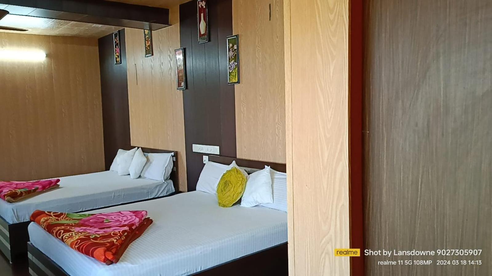 Joshi Holiday Home Stay ลันส์โดว์นี ภายนอก รูปภาพ