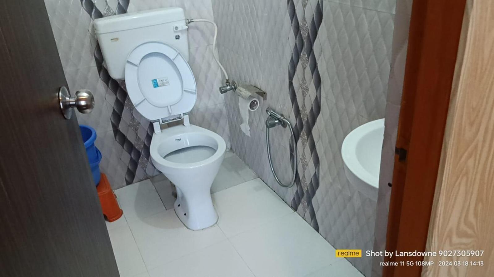 Joshi Holiday Home Stay ลันส์โดว์นี ภายนอก รูปภาพ