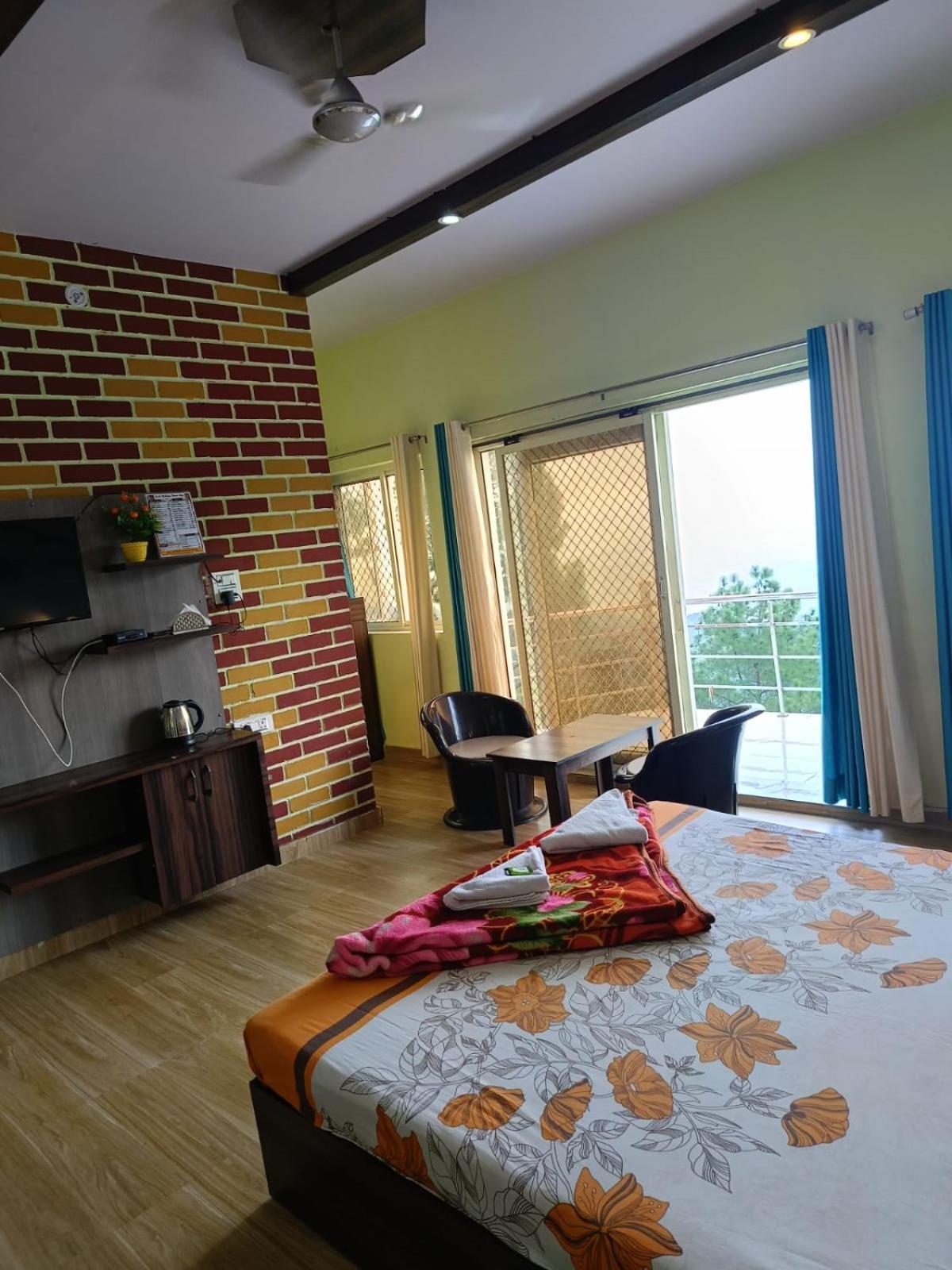 Joshi Holiday Home Stay ลันส์โดว์นี ภายนอก รูปภาพ