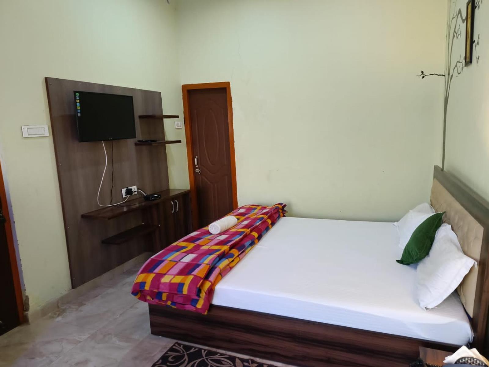Joshi Holiday Home Stay ลันส์โดว์นี ภายนอก รูปภาพ