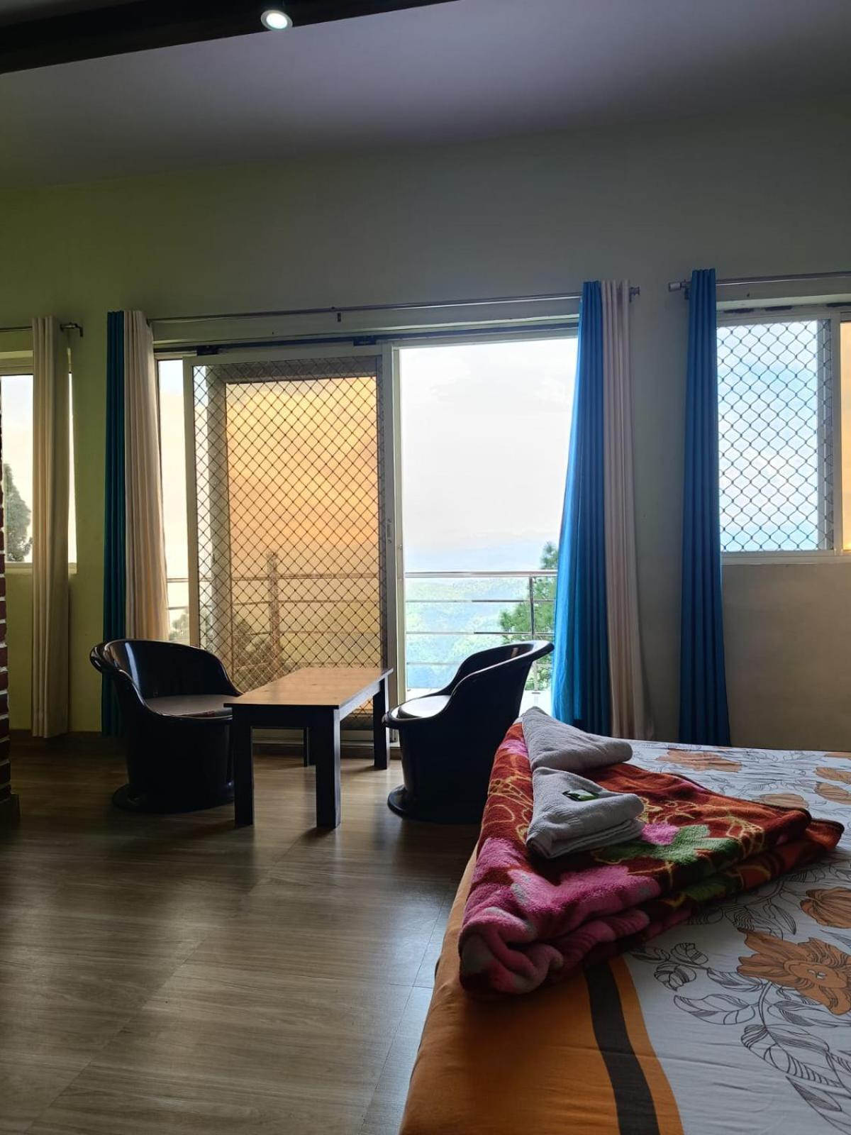 Joshi Holiday Home Stay ลันส์โดว์นี ภายนอก รูปภาพ