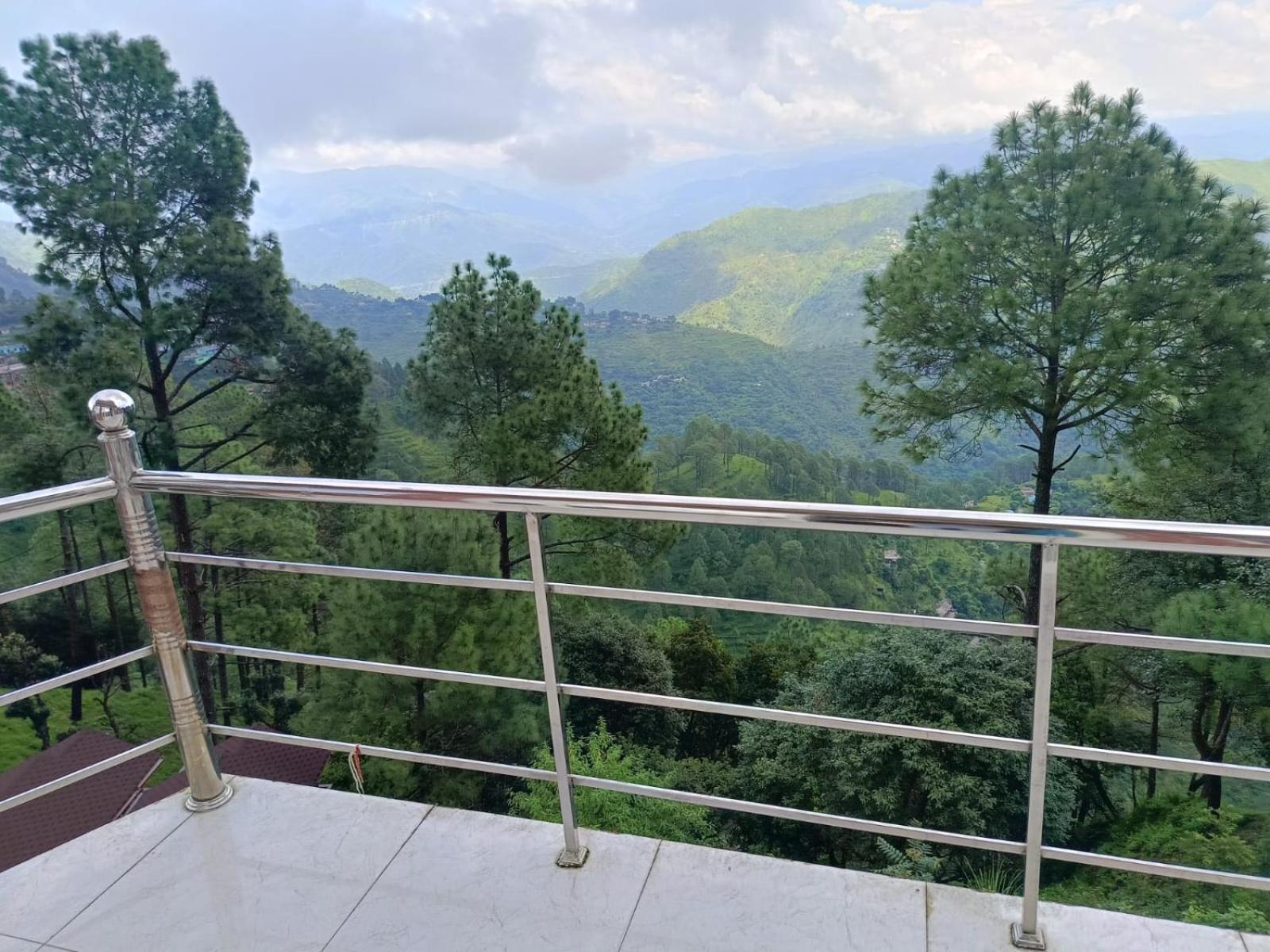Joshi Holiday Home Stay ลันส์โดว์นี ภายนอก รูปภาพ