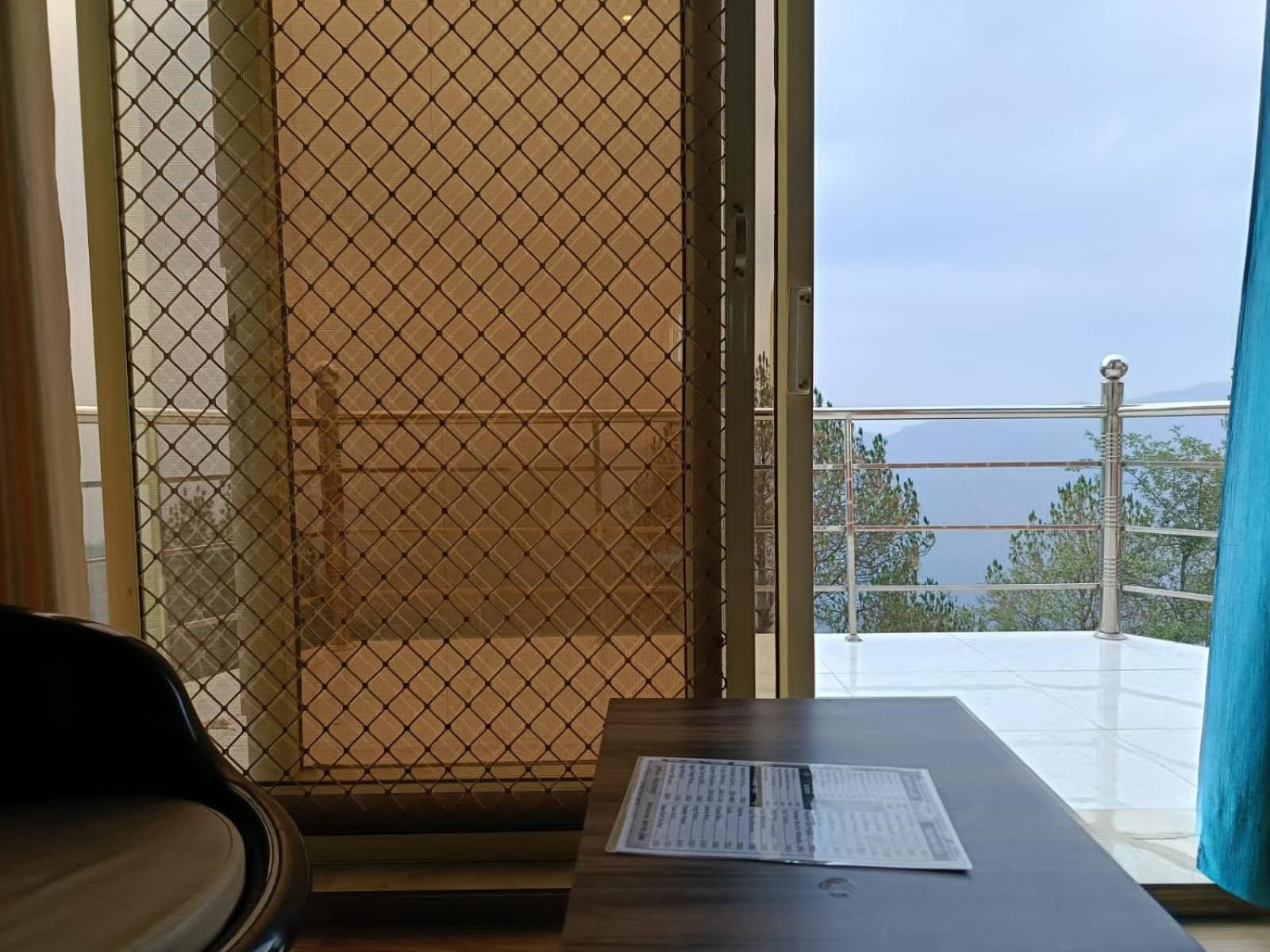 Joshi Holiday Home Stay ลันส์โดว์นี ภายนอก รูปภาพ